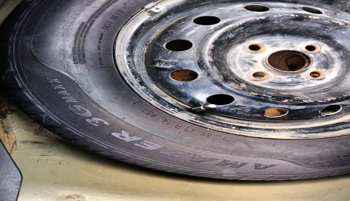 2011 Maruti Swift VDI, Diesel, Manual, 1,47,597 km, tyre