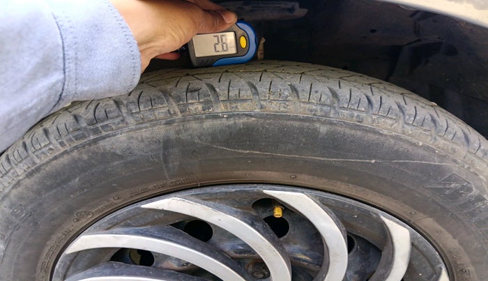 2011 Maruti Swift VDI, Diesel, Manual, 1,47,597 km, tyre