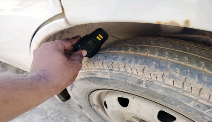 2018 Maruti Eeco 7 STR, Petrol, Manual, 99,474 km, tyre