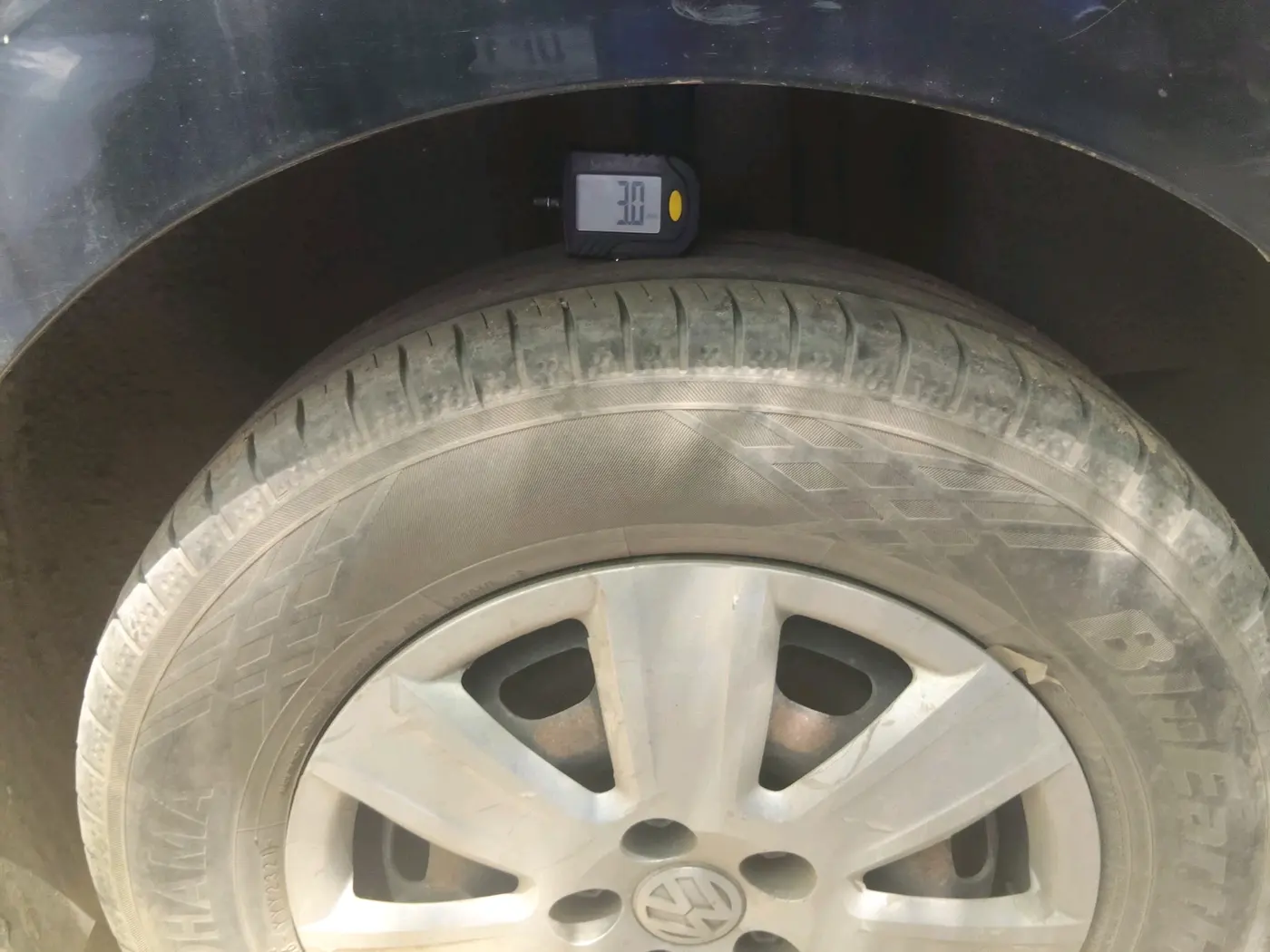 2011 Volkswagen Vento TRENDLINE 1.6, CNG, Manual, 69,000 km, tyre