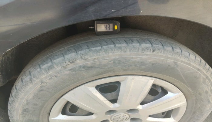 2011 Volkswagen Vento TRENDLINE 1.6, CNG, Manual, 68,856 km, tyre