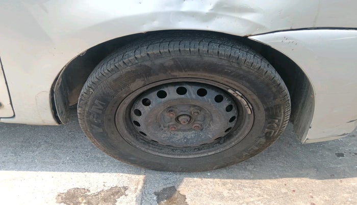 2016 Toyota Etios GD, Diesel, Manual, 2,03,783 km, tyre