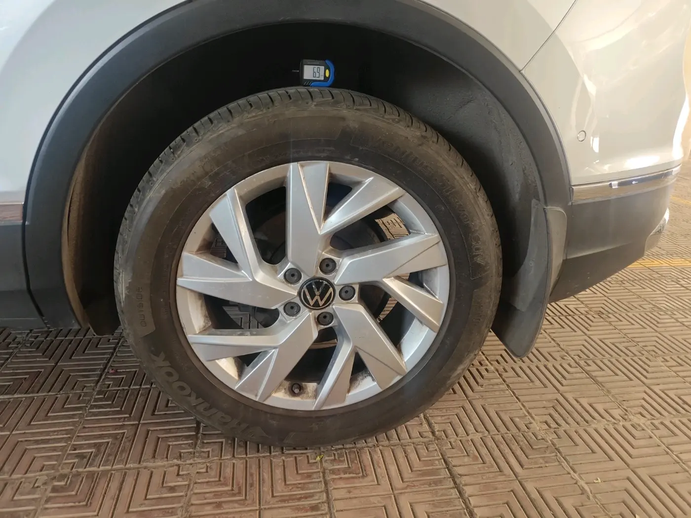2023 Volkswagen TIGUAN ELEGANCE 2.0 TSI DSG, Petrol, Automatic, 4,222 km, tyre