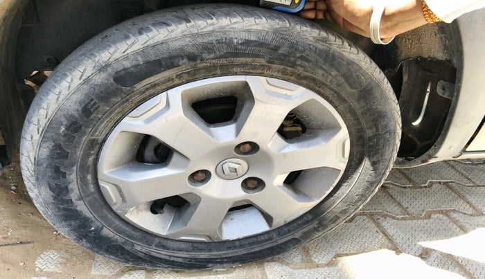 2017 Renault Kwid CLIMBER 1.0 AMT, Petrol, Automatic, 30,458 km, tyre