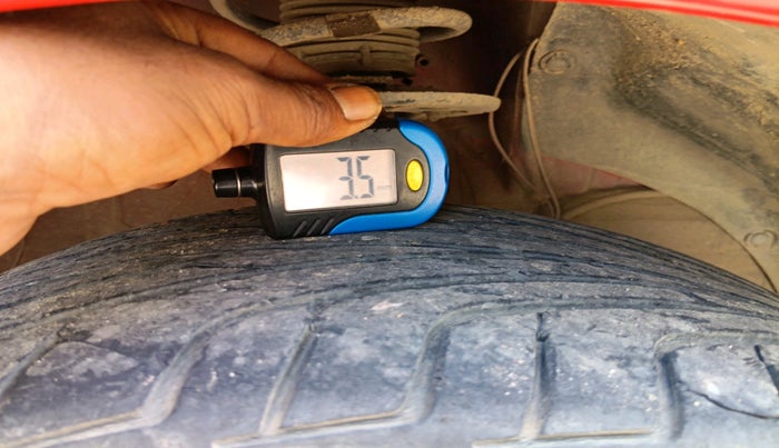 2021 Maruti Swift VXI, Petrol, Manual, 29,525 km, tyre