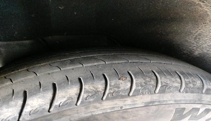 2014 Renault Koleos 4x4 AT, Diesel, Automatic, 2,04,863 km, tyre