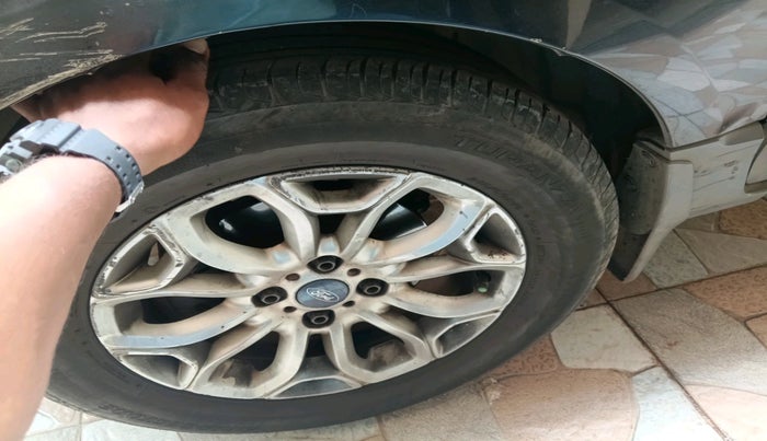 2013 Ford Ecosport TITANIUM 1.5L DIESEL, Diesel, Manual, 1,29,251 km, tyre