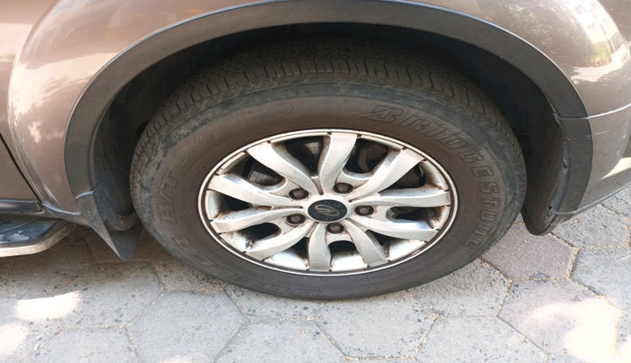 2017 Mahindra XUV500 W10 AT, Diesel, Automatic, 48,223 km, tyre