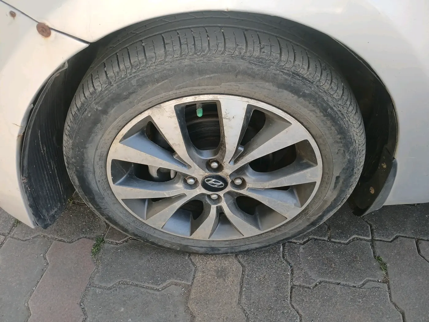 2016 Hyundai Verna FLUIDIC 1.6 CRDI SX 4S, Diesel, Manual, 69,851 km, tyre