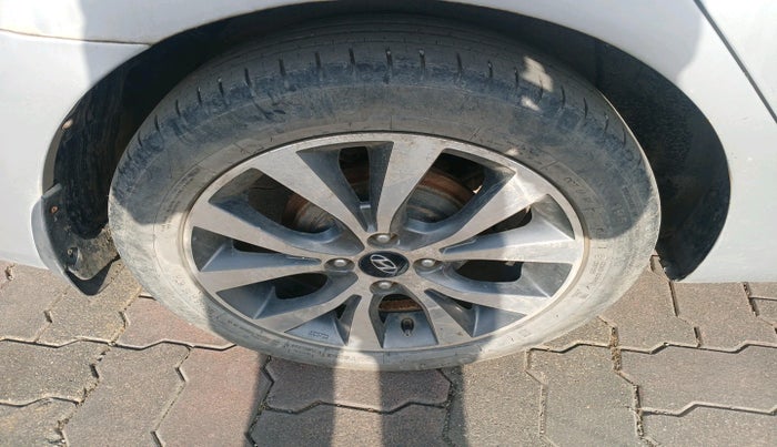 2016 Hyundai Verna FLUIDIC 1.6 CRDI SX 4S, Diesel, Manual, 69,851 km, tyre