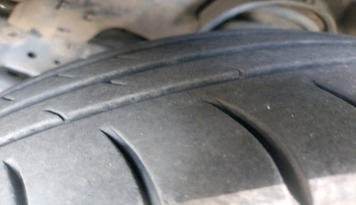 2019 Toyota Innova Crysta 2.4 VX 8 STR, Diesel, Manual, 1,40,494 km, tyre