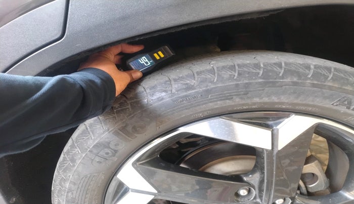 2021 Hyundai ALCAZAR PLATINUM 2.0 MT 7STR, Petrol, Manual, 43,115 km, tyre