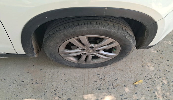 2017 Maruti Vitara Brezza ZDI PLUS, Diesel, Manual, 1,20,103 km, tyre