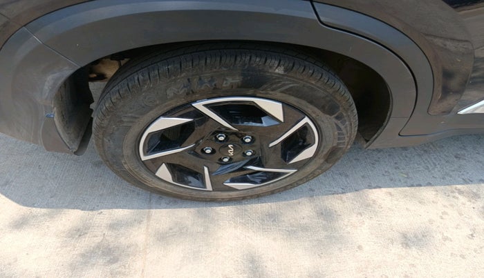 2025 KIA SONET HTK (O) 1.5 Diesel MT, Diesel, Manual, 7,936 km, tyre