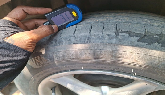 2011 Maruti SX4 VXI, Petrol, Manual, 96,814 km, tyre