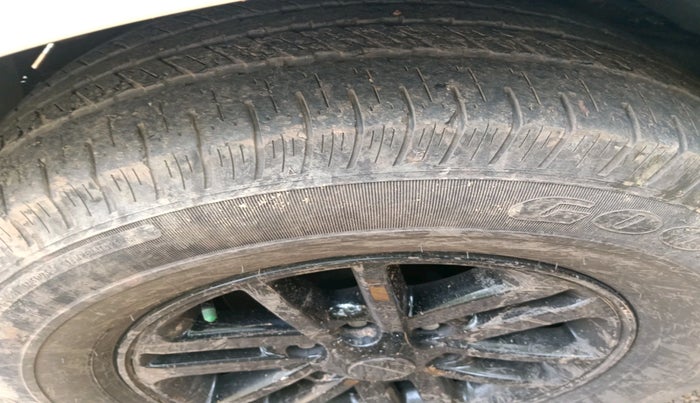 2013 Toyota Fortuner 3.0 4X2 AT, Diesel, Automatic, 2,48,346 km, tyre