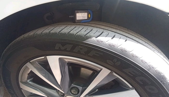 2024 Skoda SLAVIA STYLE 1.0L TSI AT, Petrol, Automatic, 16,897 km, tyre