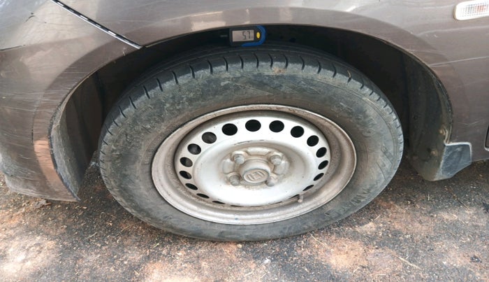 2013 Honda Brio EX MT, Petrol, Manual, 60,877 km, tyre