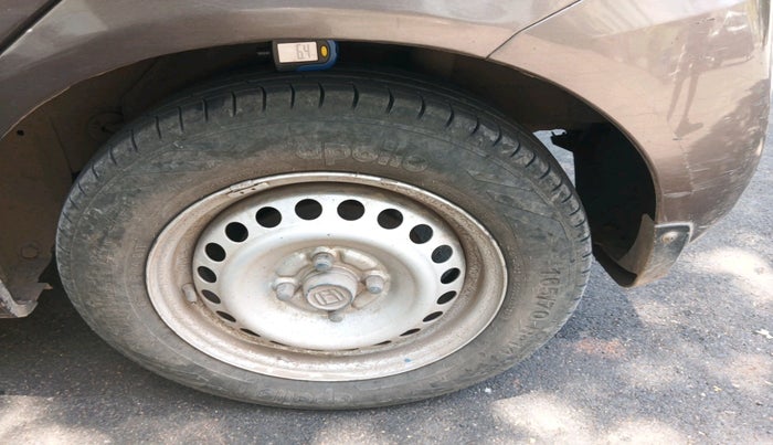 2013 Honda Brio EX MT, Petrol, Manual, 60,877 km, tyre