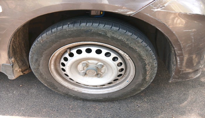 2013 Honda Brio EX MT, Petrol, Manual, 60,877 km, tyre