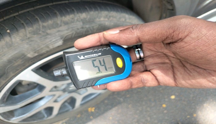 2022 Maruti XL6 ALPHA PLUS AT, Petrol, Automatic, 44,229 km, tyre