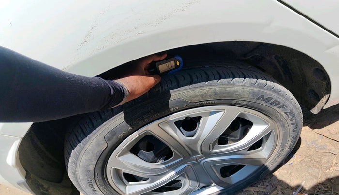 2021 Tata ALTROZ XT PETROL, Petrol, Manual, 23,943 km, tyre