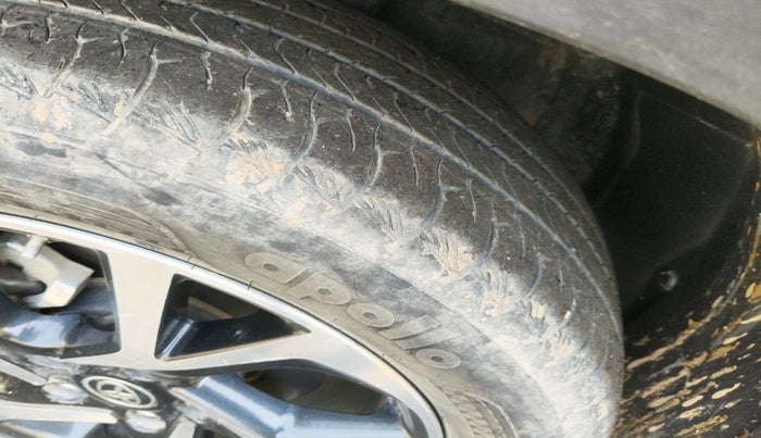 2022 Toyota URBAN CRUISER HYRYDER V HYBRID, Hybrid, Automatic, 1,07,485 km, tyre