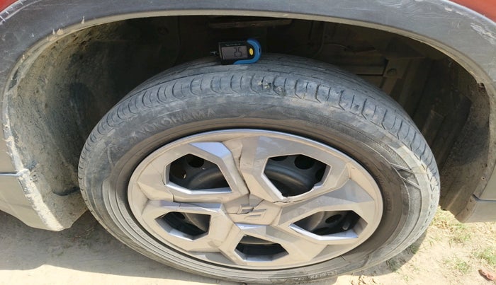 2016 Maruti Vitara Brezza LDI (O), Diesel, Manual, 1,42,518 km, tyre