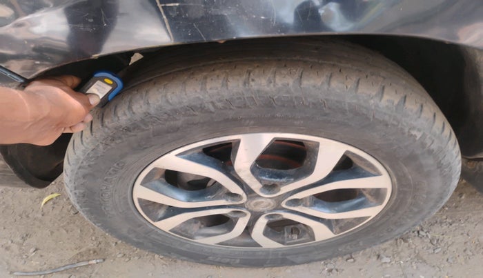 2014 Nissan Terrano XL (D), Diesel, Manual, 1,02,940 km, tyre