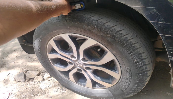 2014 Nissan Terrano XL (D), Diesel, Manual, 1,02,940 km, tyre