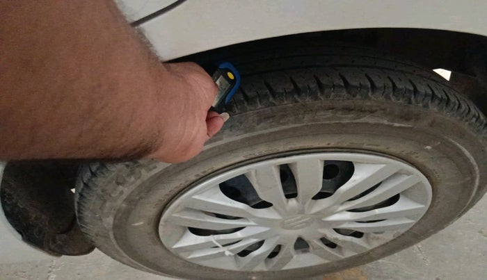 2018 Maruti Dzire VXI AMT, Petrol, Automatic, 39,186 km, tyre