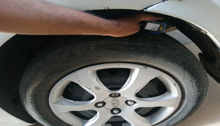 2012 Hyundai Verna FLUIDIC 1.6 CRDI EX, Diesel, Manual, 1,04,151 km, tyre