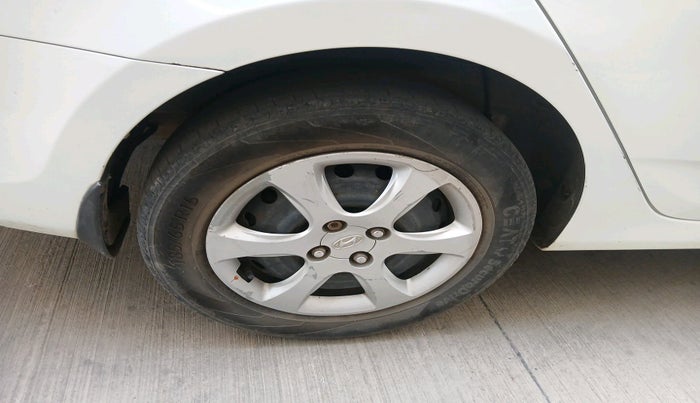 2012 Hyundai Verna FLUIDIC 1.6 CRDI EX, Diesel, Manual, 1,04,151 km, tyre