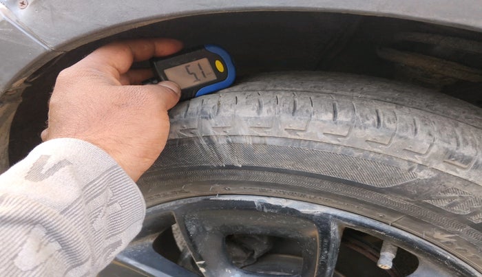 2017 Maruti IGNIS ZETA 1.2 AMT, CNG, Automatic, 1,17,669 km, tyre