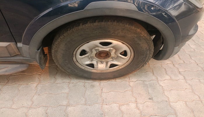 2017 Tata Hexa XM 4X2 7 STR, Diesel, Manual, 2,05,585 km, tyre