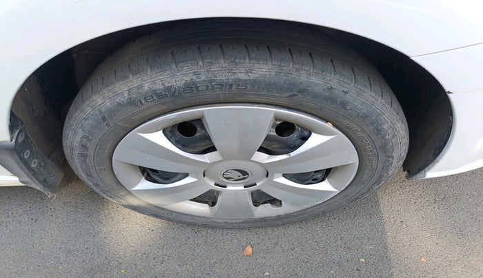 2020 Skoda Rapid ACTIVE 1.0 TSI, Petrol, Manual, 32,854 km, tyre