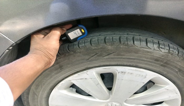 2015 Maruti Ertiga VXI, Petrol, Manual, 99,783 km, tyre