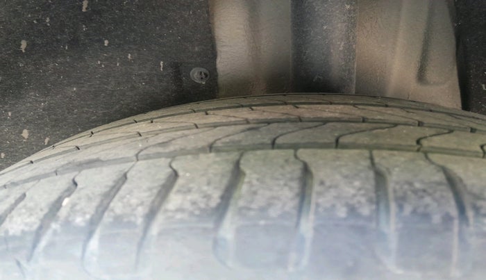 2022 MG ASTOR SAVVY 1.5 CVT S RED, Petrol, Automatic, 39,372 km, tyre