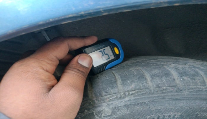 2013 Honda Amaze 1.2L I-VTEC VX AT, Petrol, Automatic, 61,189 km, tyre