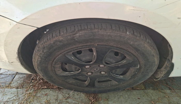 2012 Hyundai Verna FLUIDIC 1.6 VTVT EX, Petrol, Manual, 1,10,284 km, tyre