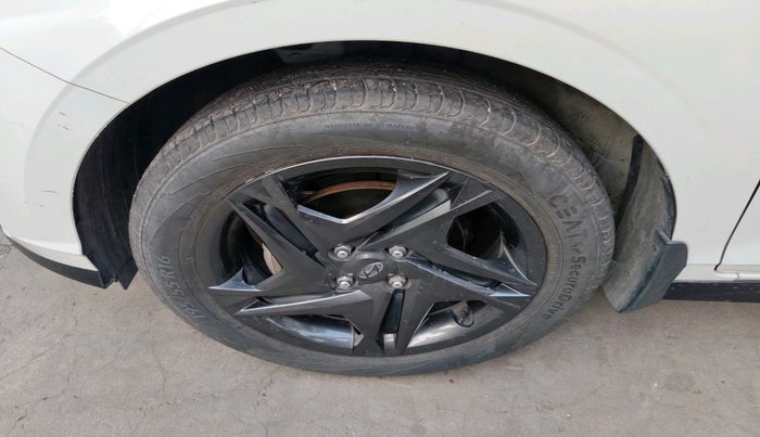 2023 Hyundai NEW I20 Sportz 1.2 IVT, Petrol, Automatic, 14,589 km, tyre