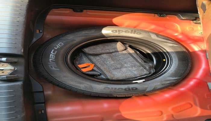 2019 Hyundai VENUE SX 1.4 CRDI, Diesel, Manual, 63,575 km, tyre