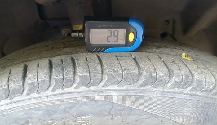 2013 Ford Ecosport AMBIENTE 1.5L DIESEL, Diesel, Manual, 1,80,349 km, tyre