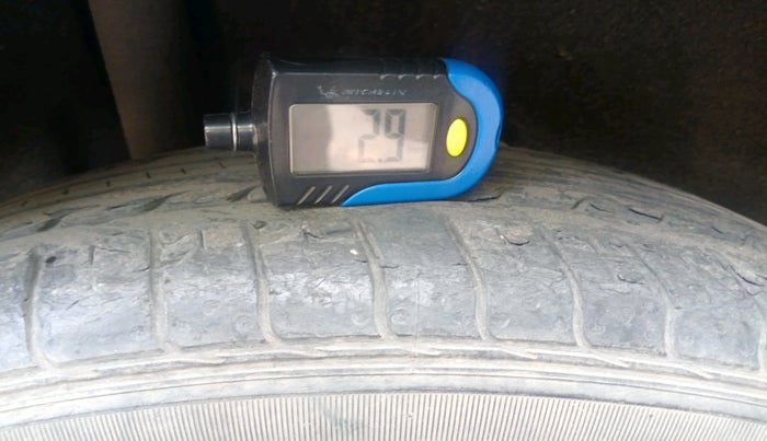 2013 Ford Ecosport AMBIENTE 1.5L DIESEL, Diesel, Manual, 1,80,349 km, tyre