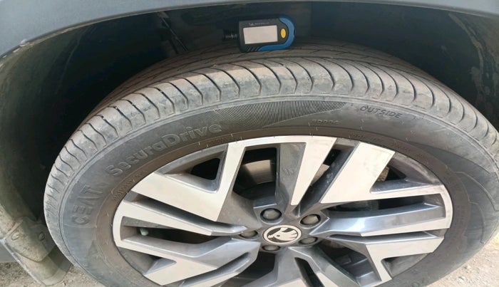 2025 Skoda Kylaq Prestige AT, Petrol, Automatic, 11,713 km, tyre