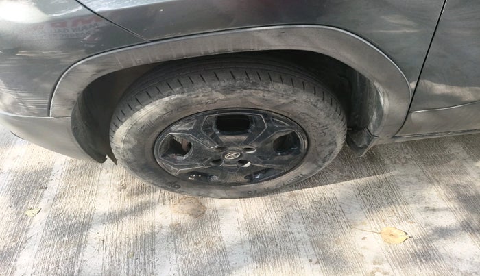 2022 Tata PUNCH ACCOMPLISHED MT, Petrol, Manual, 44,327 km, tyre