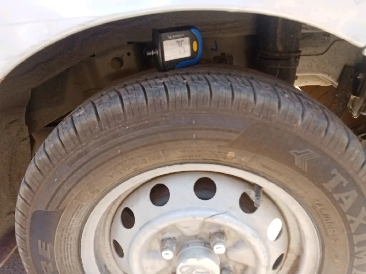 2017 Hyundai Eon 1.0 KAPPA ERA +, Petrol, Manual, 28,769 km, tyre