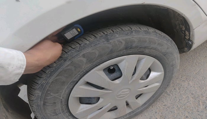 2015 Maruti Swift Dzire VDI, Diesel, Manual, 1,08,617 km, tyre