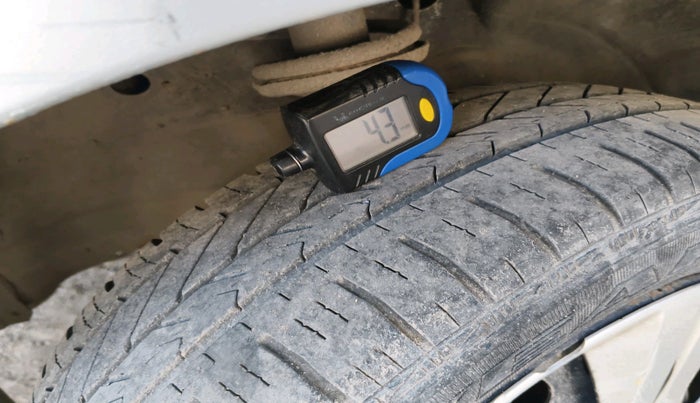 2013 Maruti Wagon R 1.0 VXI, Petrol, Manual, 32,350 km, tyre