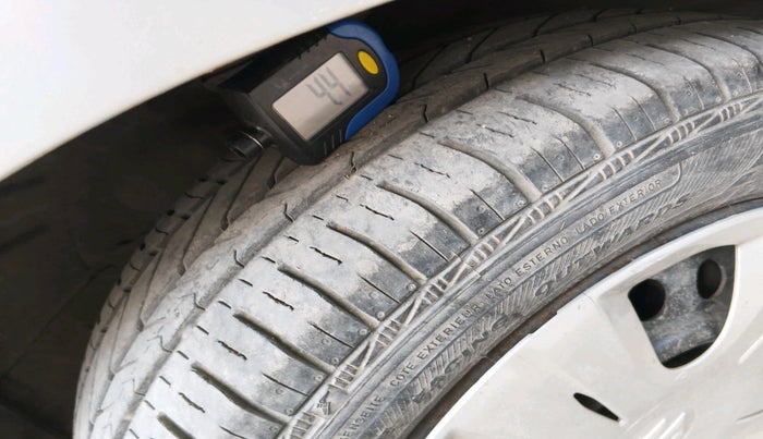 2013 Maruti Wagon R 1.0 VXI, Petrol, Manual, 32,350 km, tyre